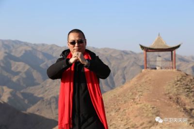 2019年1月1日，5位中衛(wèi)青年企業(yè)家在寺口山上送祝福